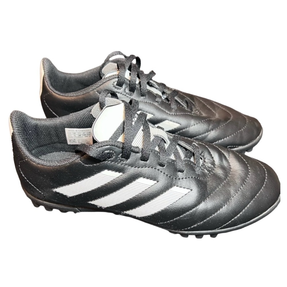 ***NWOT***Youth Adidas Black & White Turf Soccer Cleats
